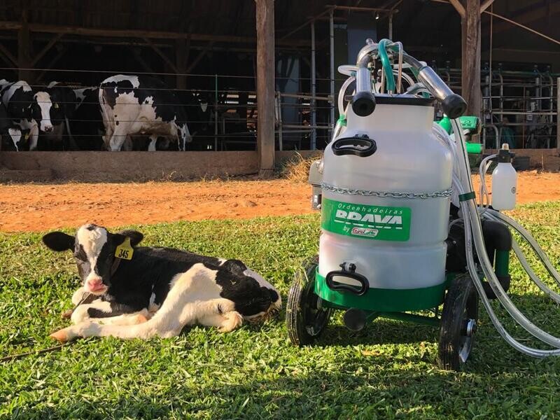 Máquina de Ordeño Móvil Eléctrica