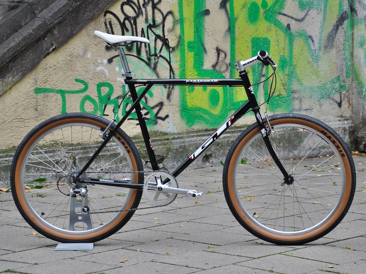 Kara GT REIMAGINED 1x8 Street Shredder RH 57