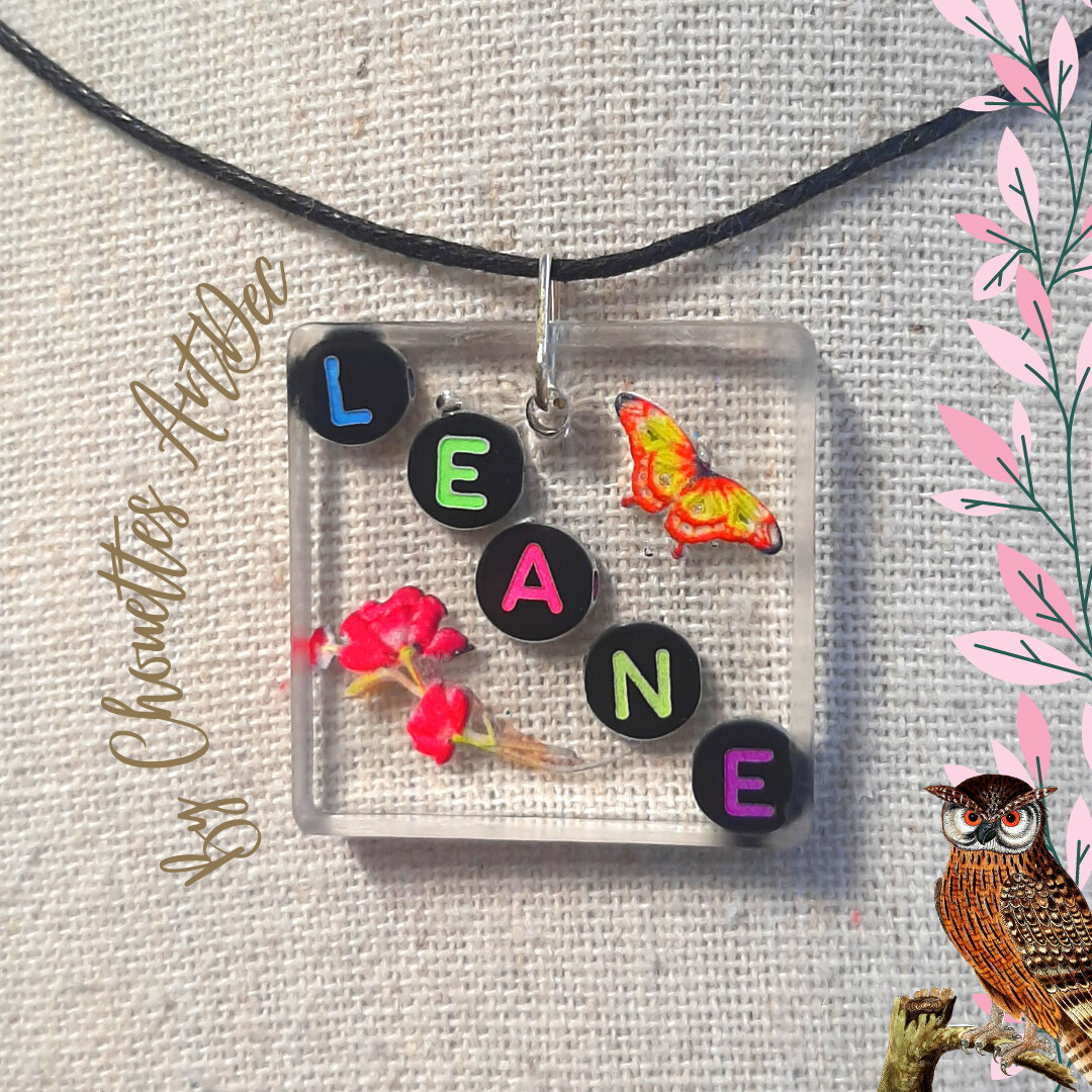 Pendentif carré prénom et déco personnalisée