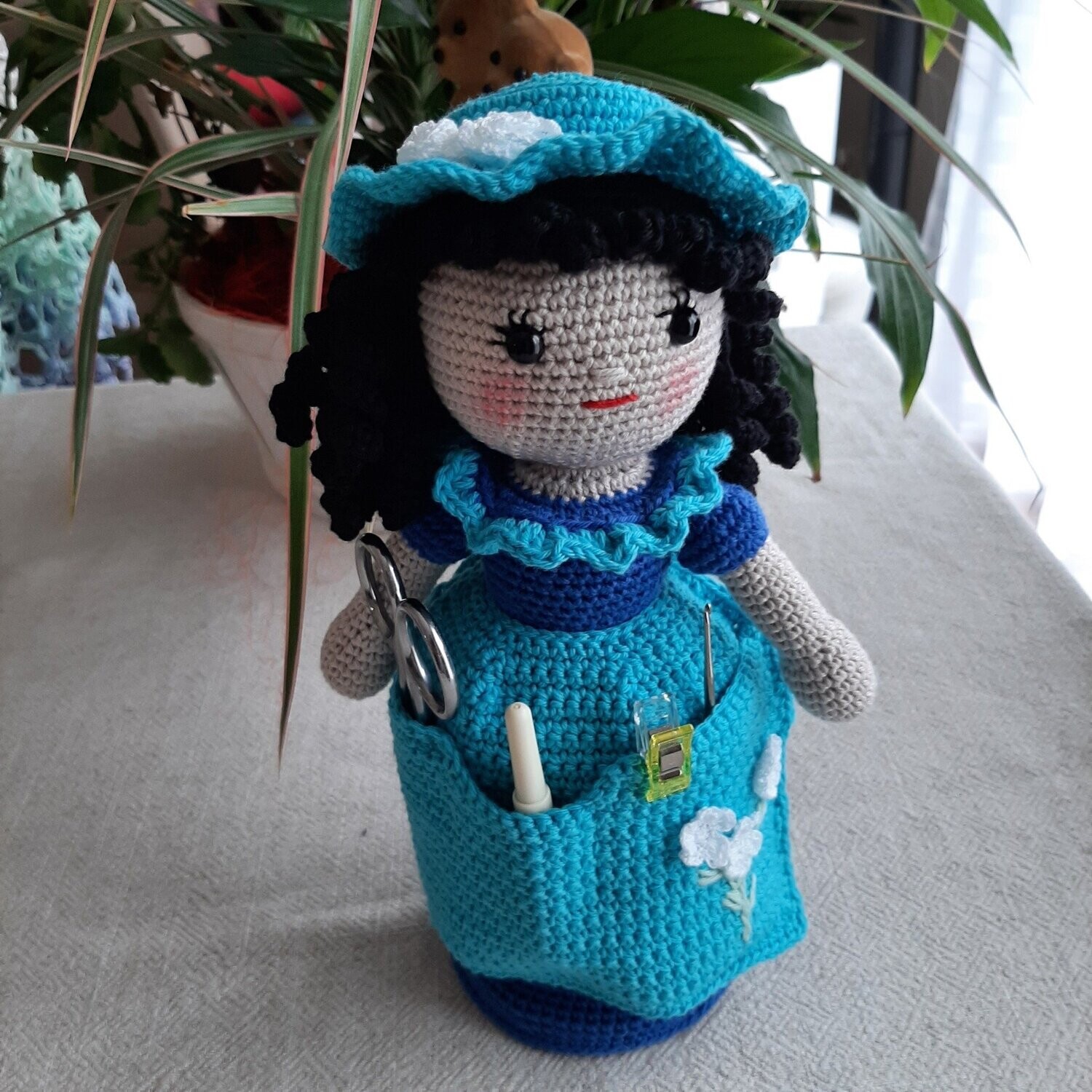 Poupée Belle époque et son tablier (bleue)