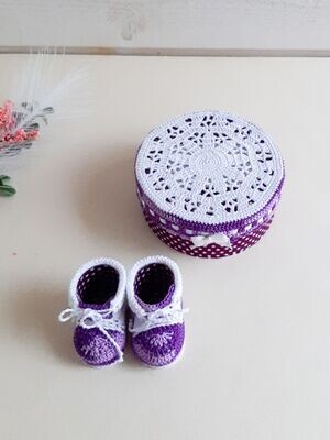 Chaussures bébé et boite: Centaurée Violet