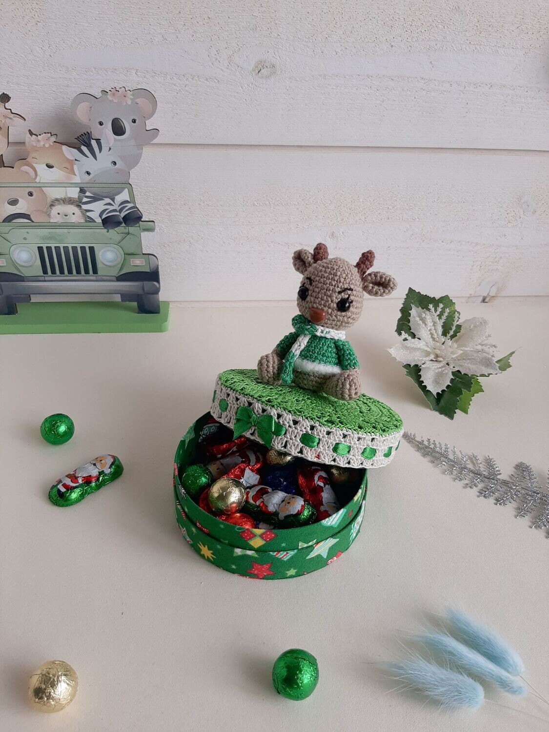 Renne de noël et sa boîte : Fringant Le Courageux