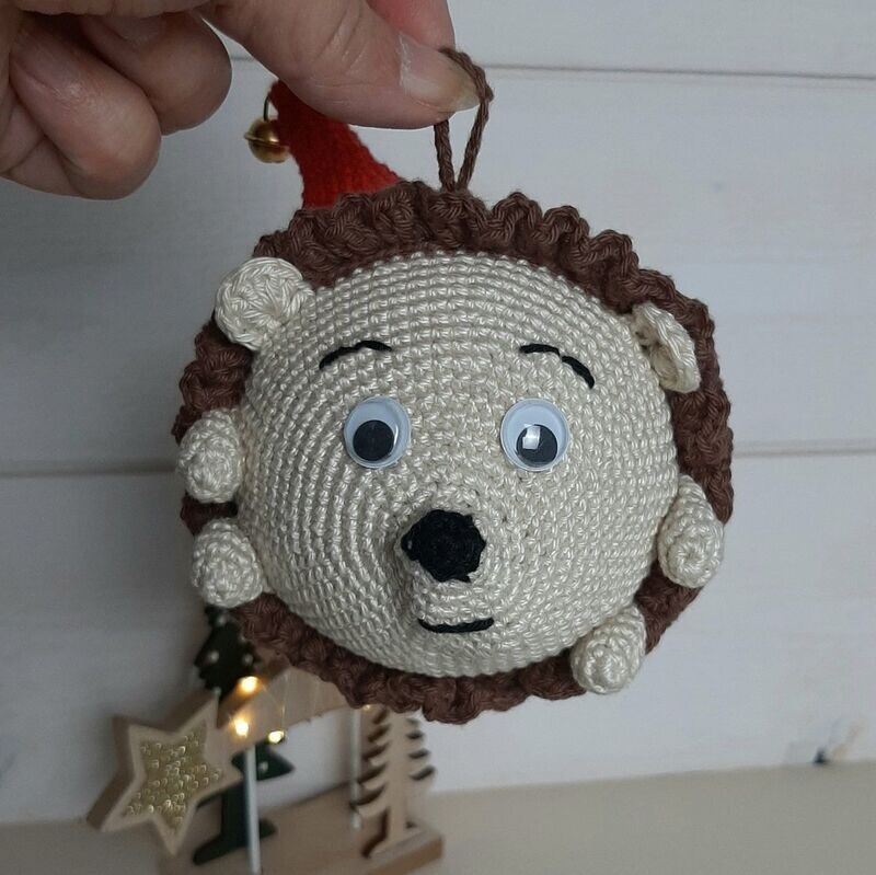 ​Boule de Noël au Crochet - Modèle Hérisson