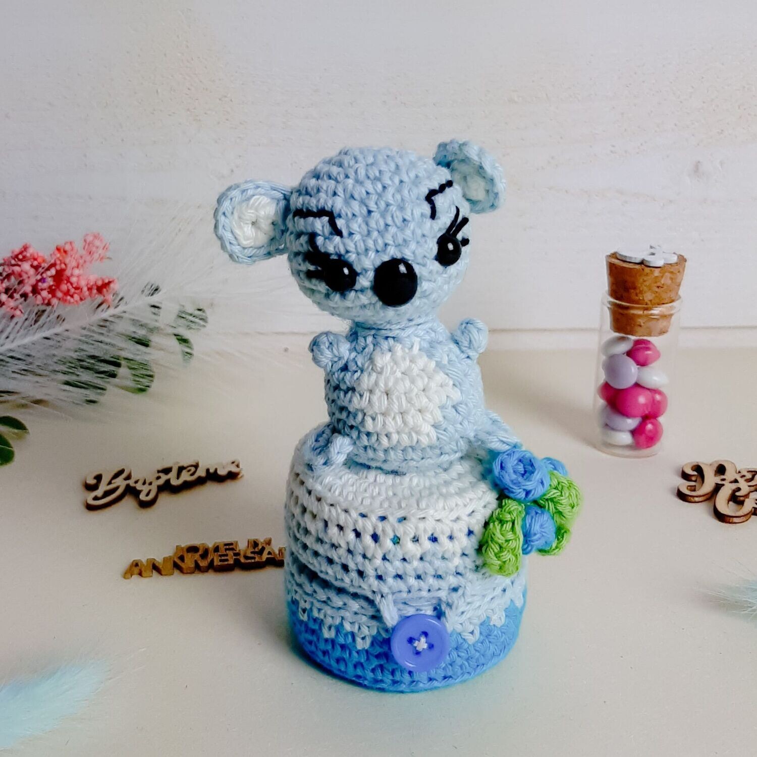 Ourson bleu et sa mini boîte