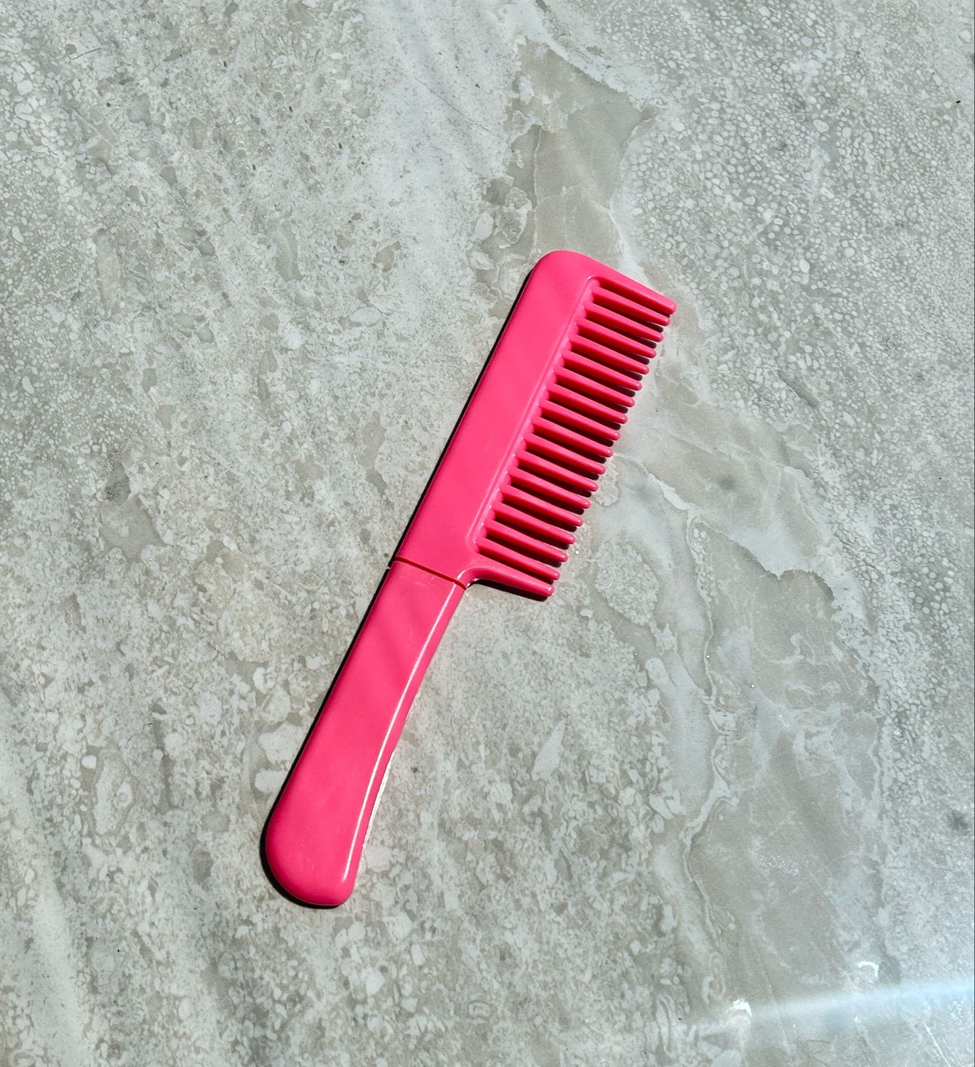 Pink Discrete Comb Knife