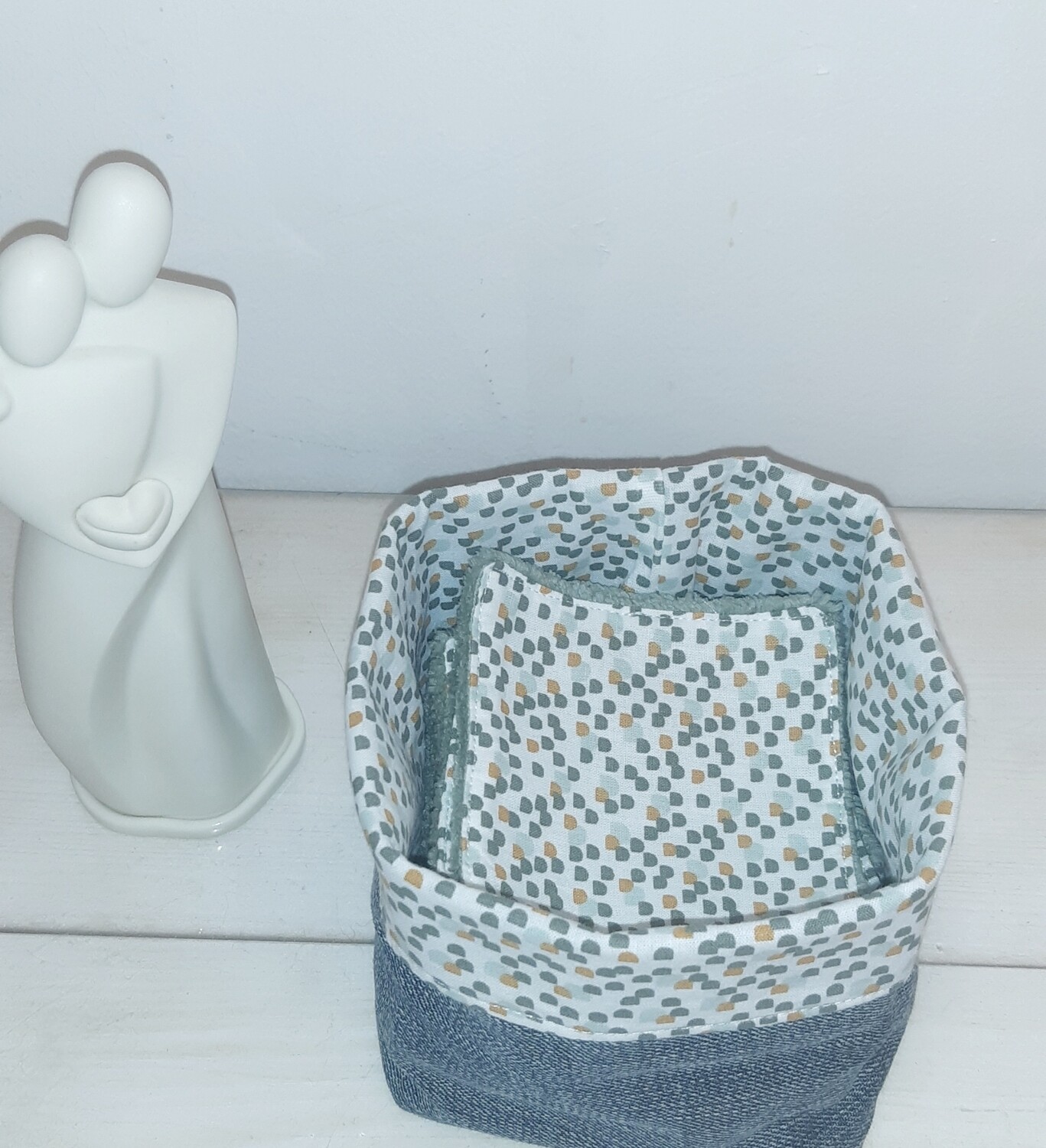 15 lingettes nettoyantes - démaquillantes et panier en jean recyclé Agosti