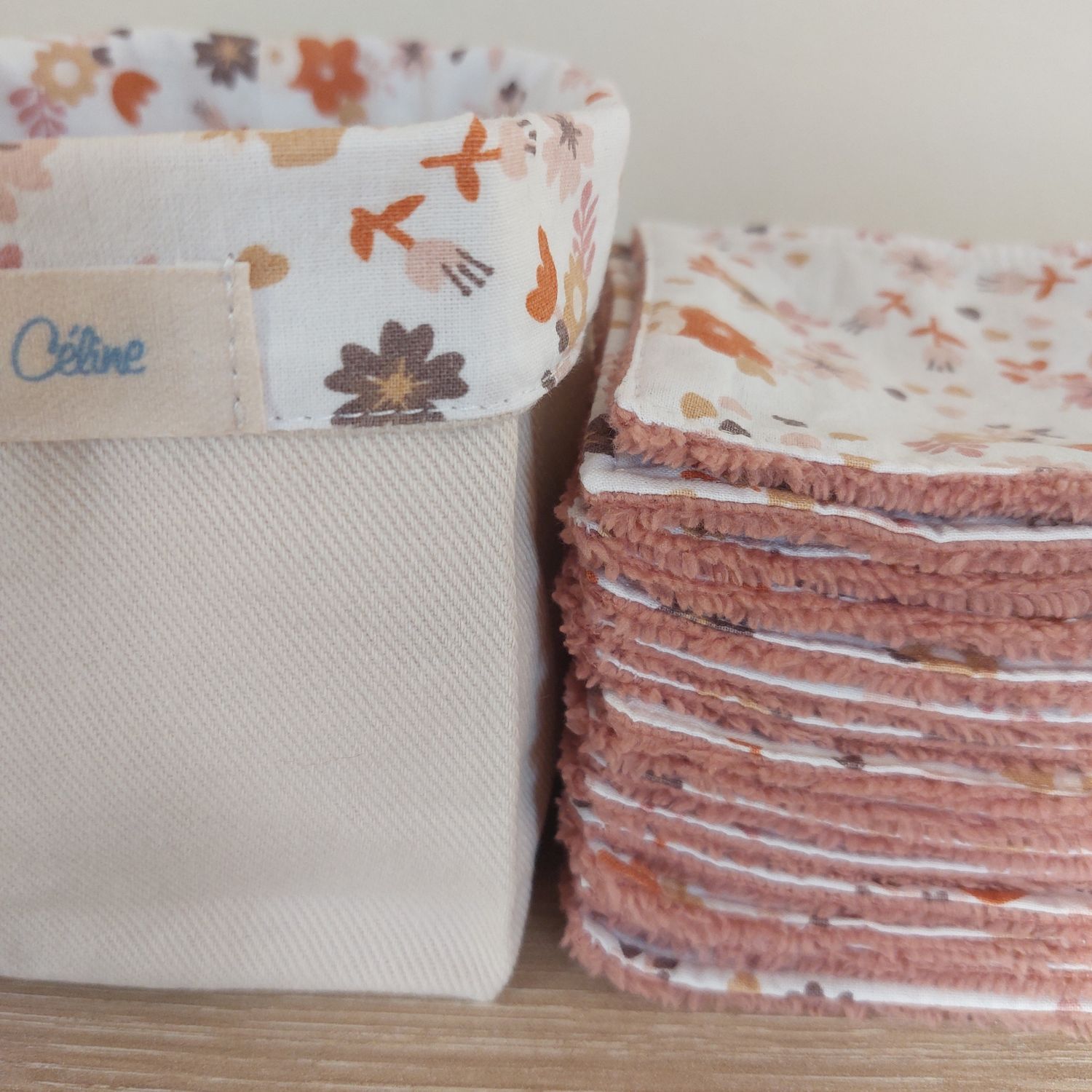 15 lingettes lavables dans leur panier en jean recyclé : Ollie