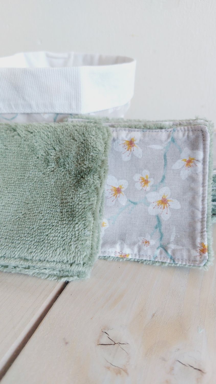 15 lingettes démaquillantes lavables Jun et leur panier de rangement