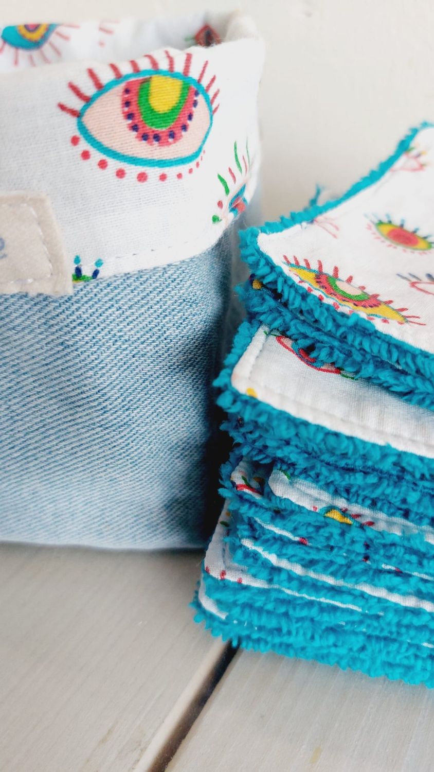 Lot 15 lingettes lavables et réutilisables Eyes dans leur panier en jean recyclé