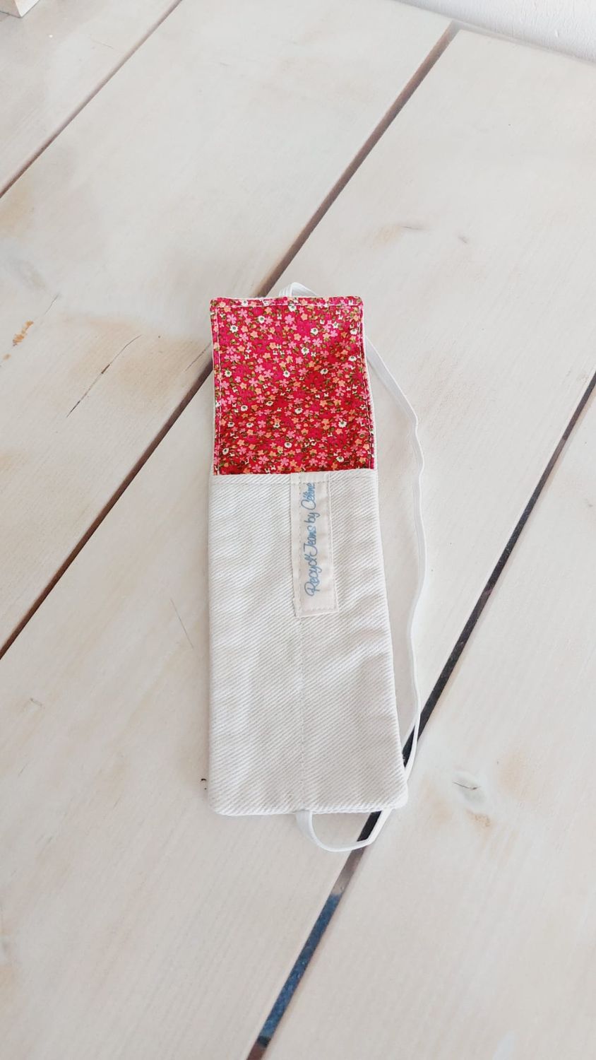 Marque-pages Coquelia en jean crème recyclé et tissu fleuri rouge - éthique