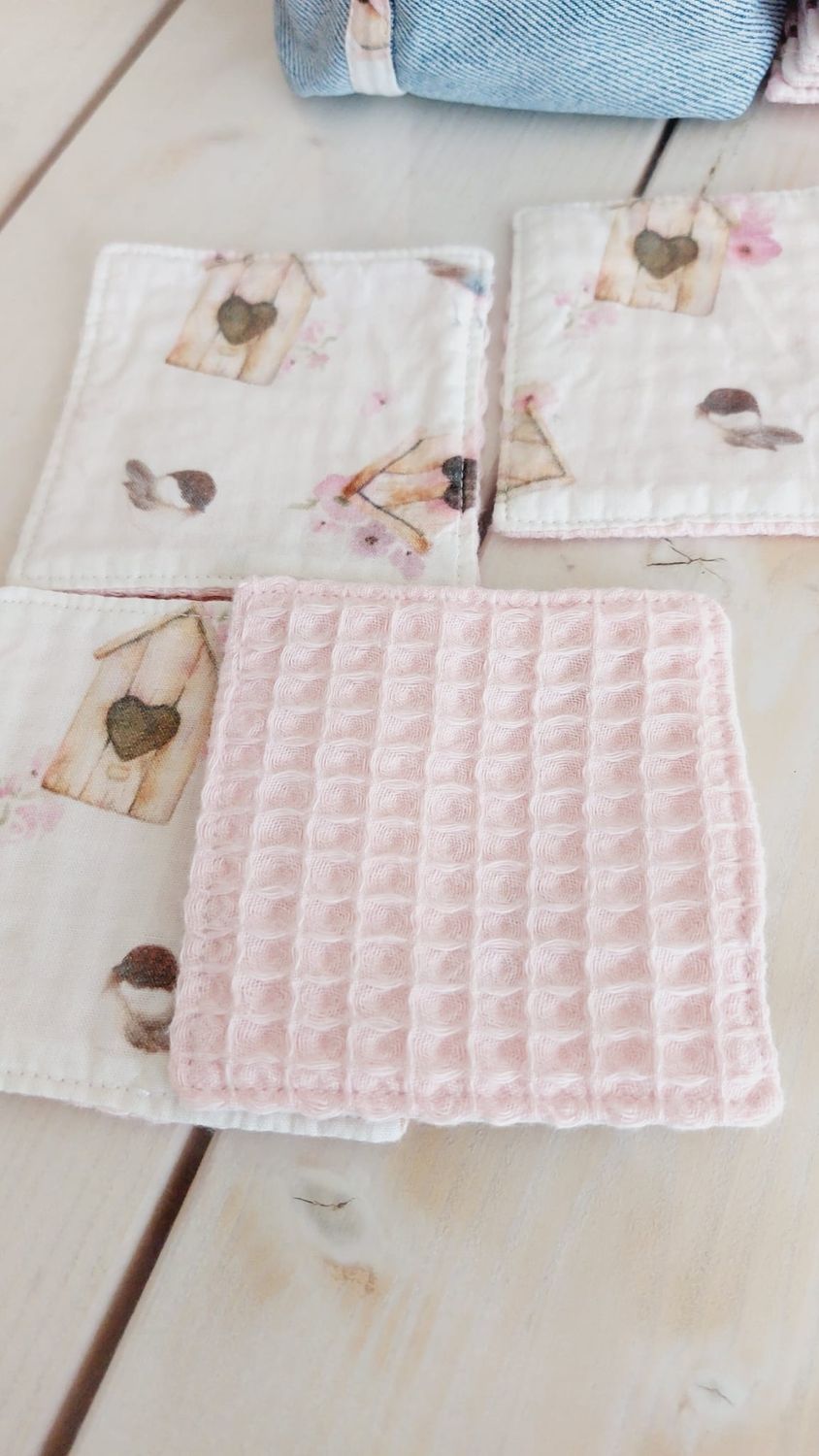 Panier en jean recyclé Passaro et 15 lingettes lavables - motif cabanes à oiseaux et coton nid d’abeille rose clair
