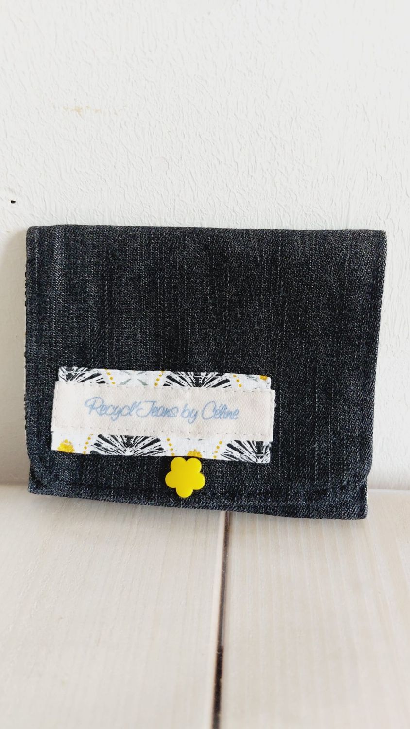 Porte-monnaie Floréal en jean recyclé et chutes de coton 100% - vue de face rapprochée