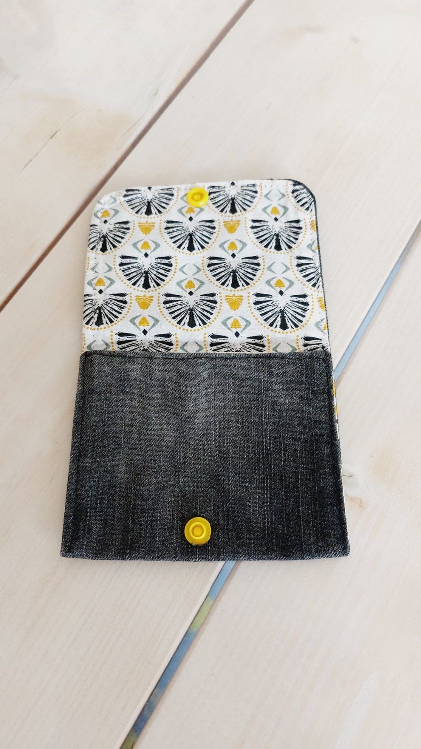 Porte-monnaie Floréal en jean recyclé noir et chutes de coton 100% - ouvert 