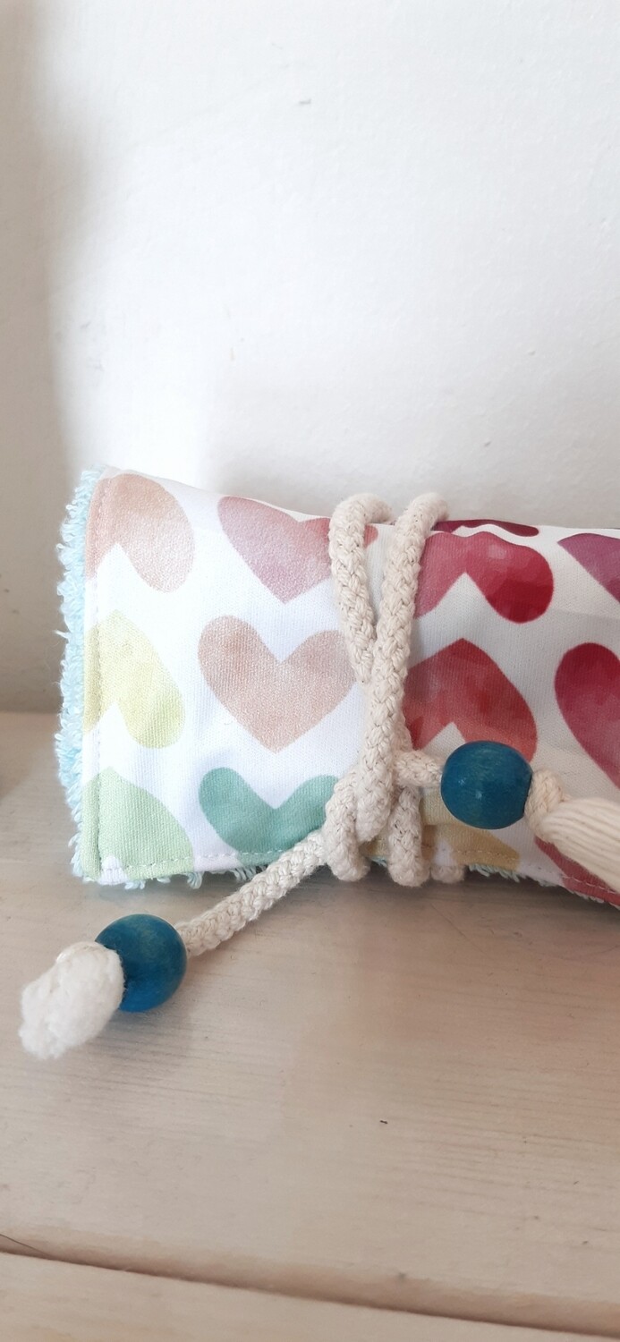 Moyo : Lot de 2 étuis imperméables en tissu PUL à cœurs pastel et éponge absorbante pour savon et shampoing solide, Zéro déchet cousu main