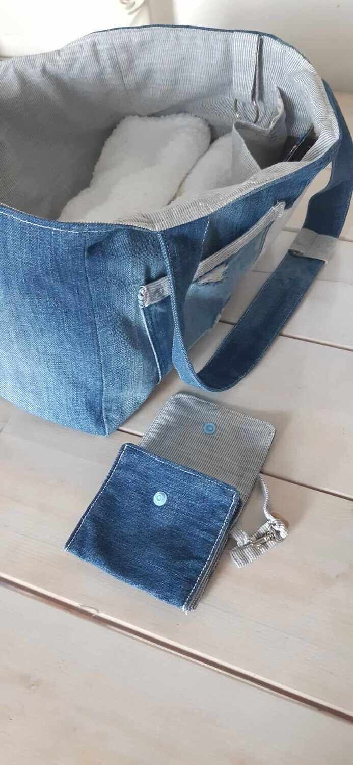 Sac Anthelme et porte-monnaie cousu main en jean recyclé et doublure en chemises découpées à rayures grises et bleues