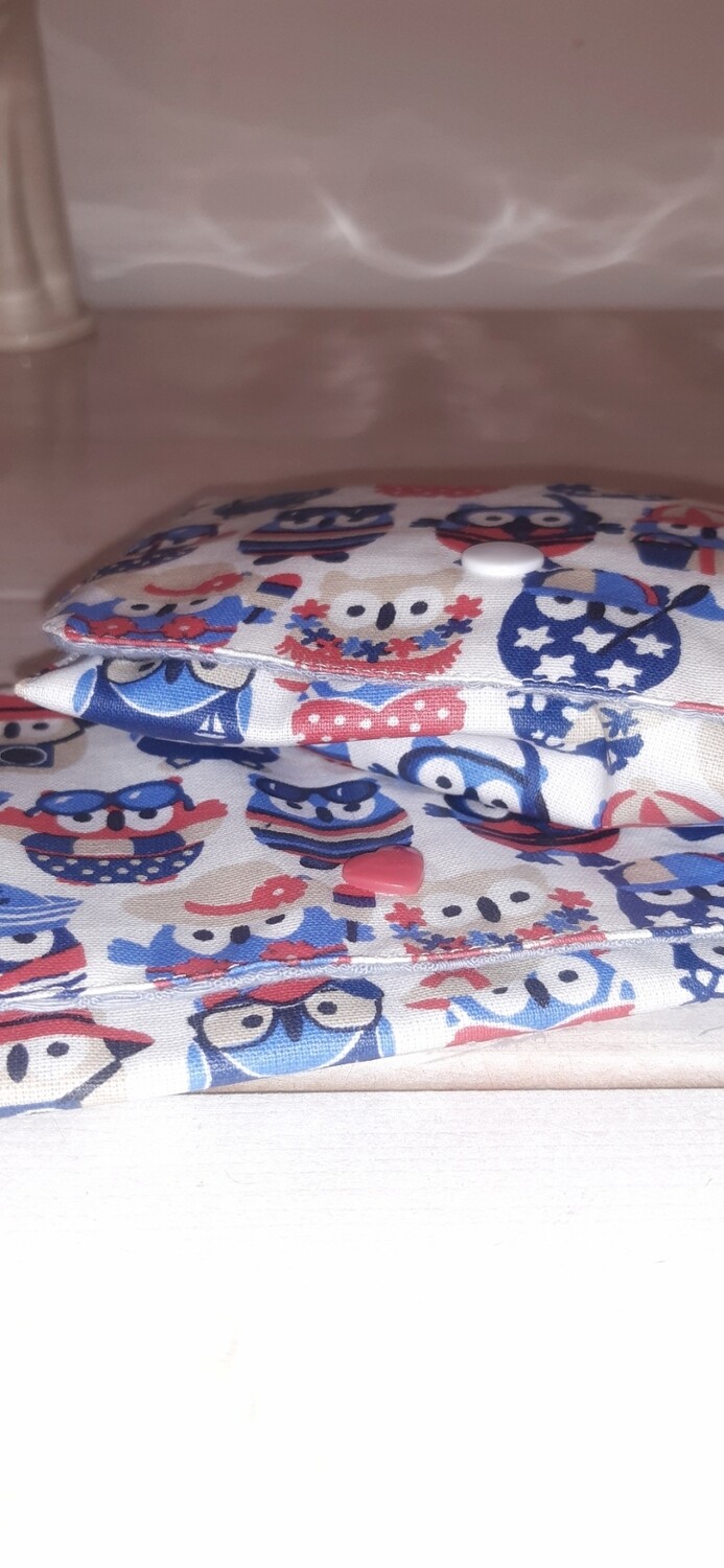 Lot Nascha – deux pochettes imperméables cousues main pour savon et shampoing solide, détails motifs hiboux et finitions 