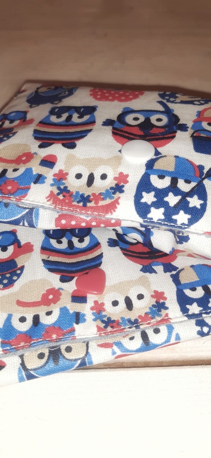 Lot Nascha – deux pochettes imperméables cousues main pour savon et shampoing solide, détails motifs hiboux et finitions 