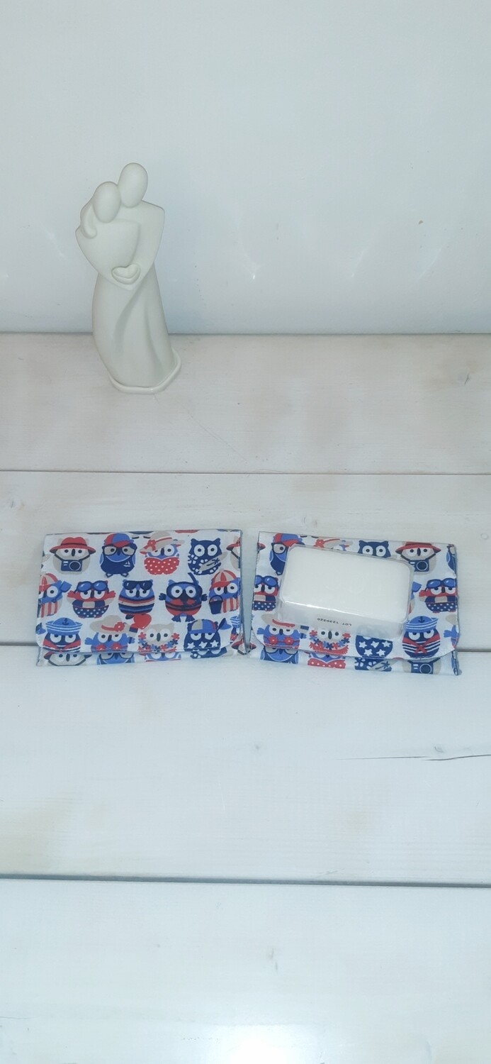 Lot Nascha – deux pochettes imperméables cousues main par l-essence-il-elle pour savon et shampoing solide -  savon dessus