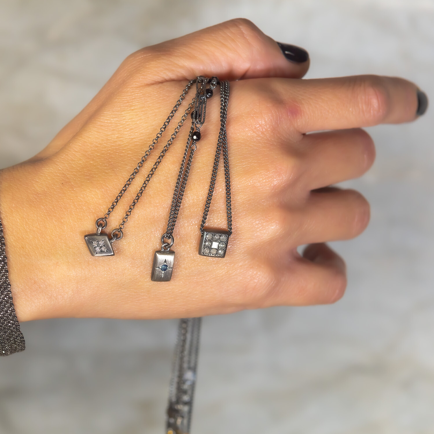 Collana diamonds square