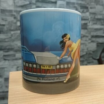 PIN UP BUMPER MUG