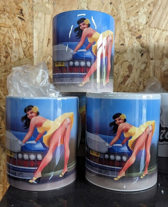 DUTCH BUMPER PIN UP GIRL