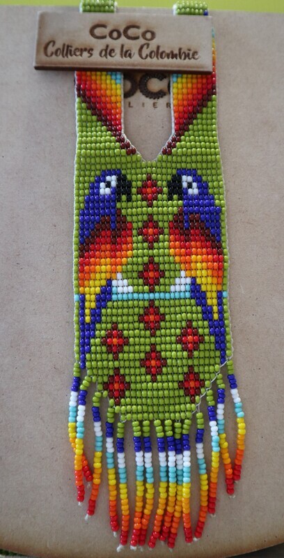 Collier perroquets vert