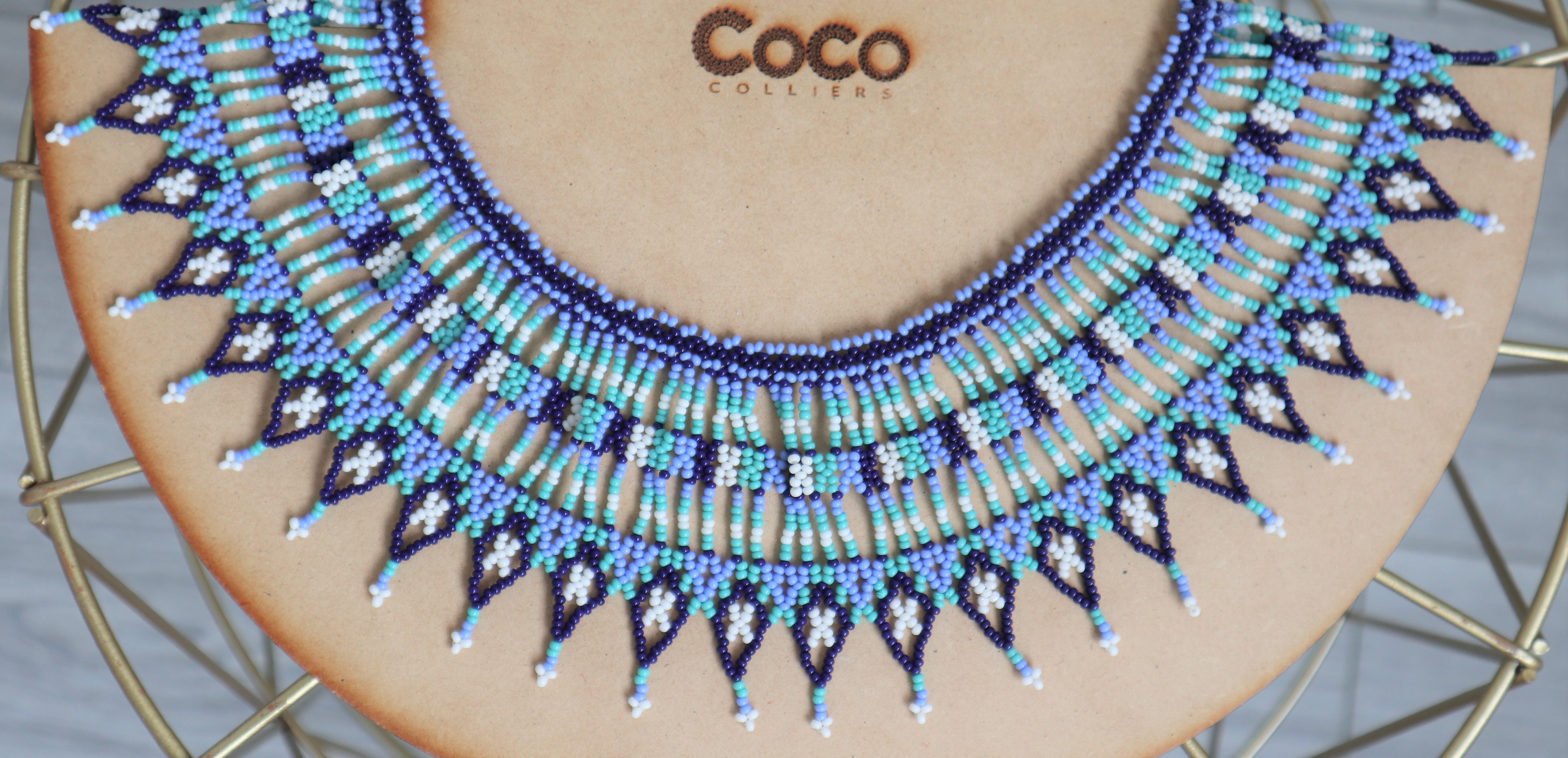 Collier couronne du soleil bleu