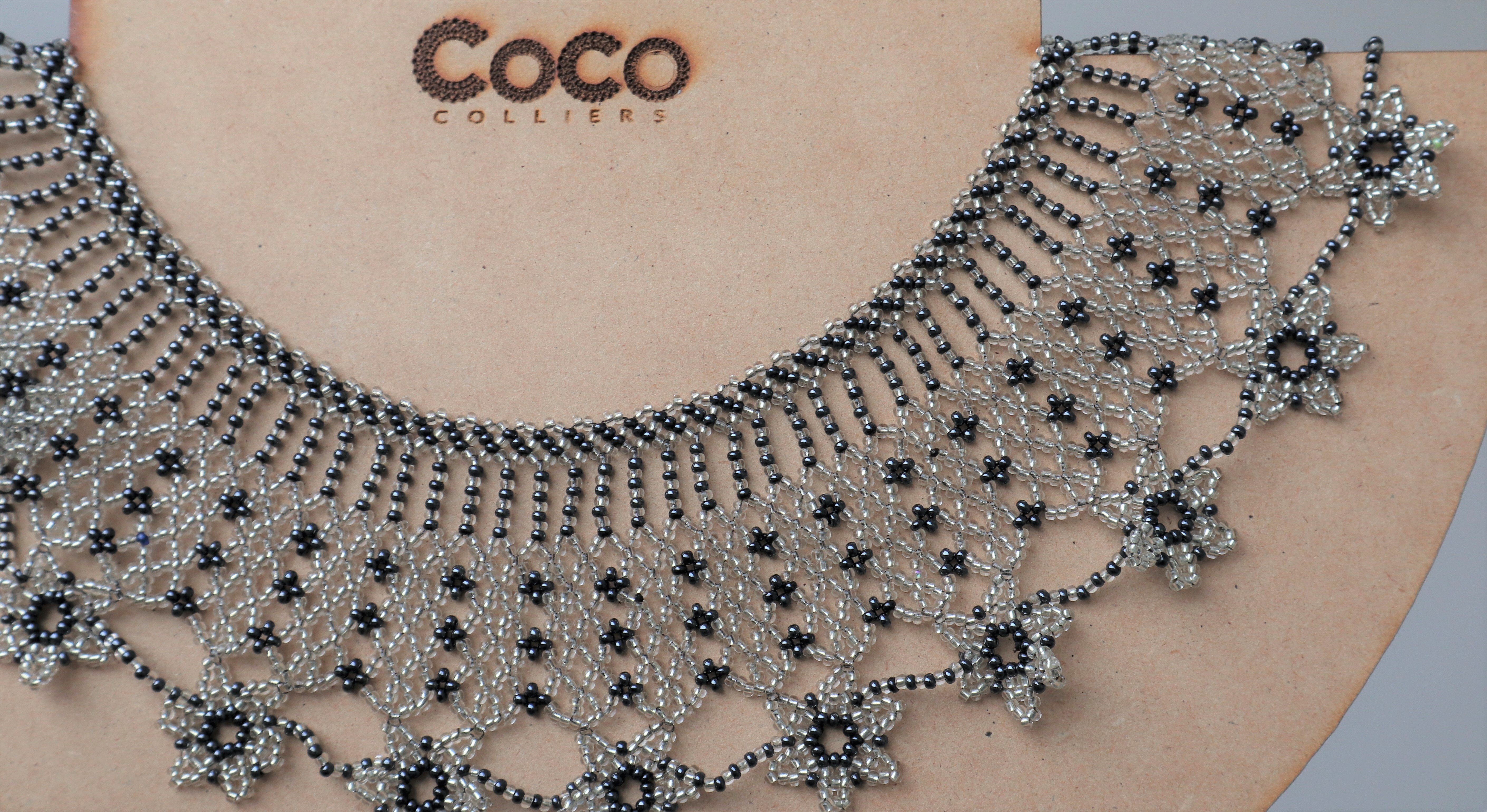 Collier couronne argentée - métallisée