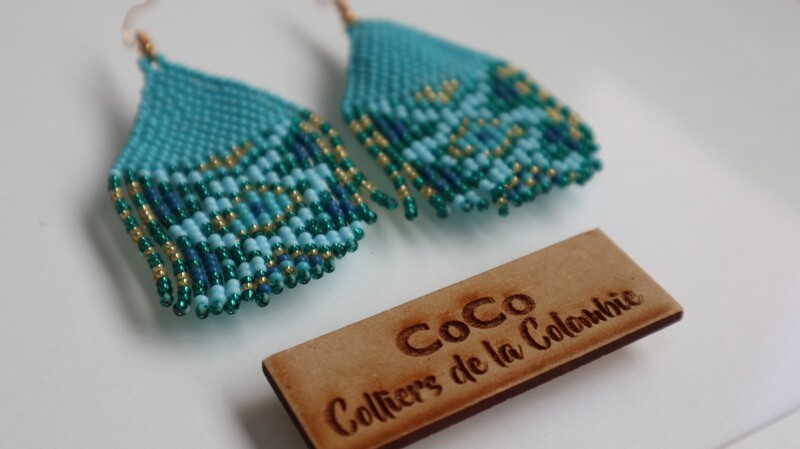 Boucles d'oreille de pluie courtes coupe droite