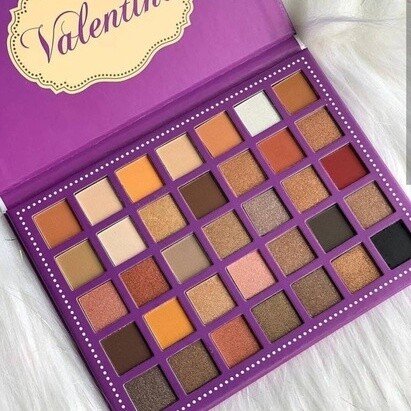 Beauty creations Valentina Eyeshadow Palette