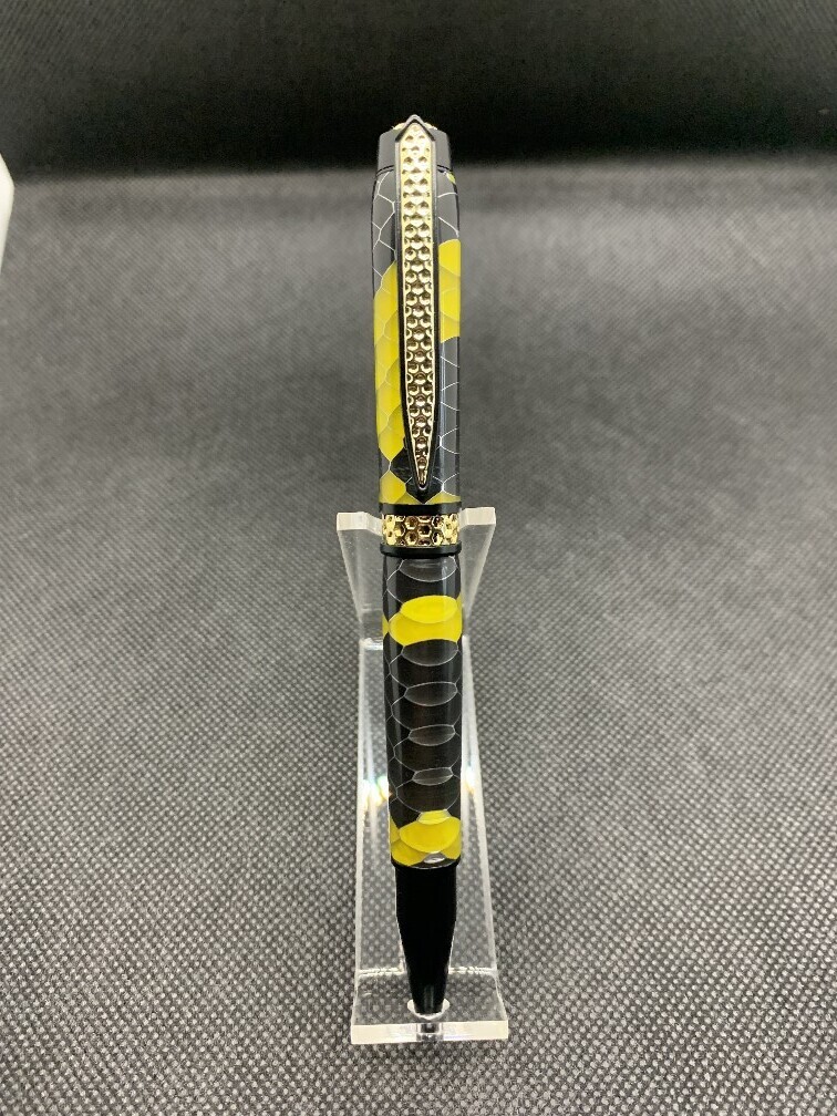 Honeycomb Gold &amp; Black Twist Pen - Gold &amp; Black Honeycomb Blank