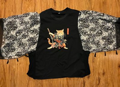 Ninja Cat with Flowy Sleeves, Medium