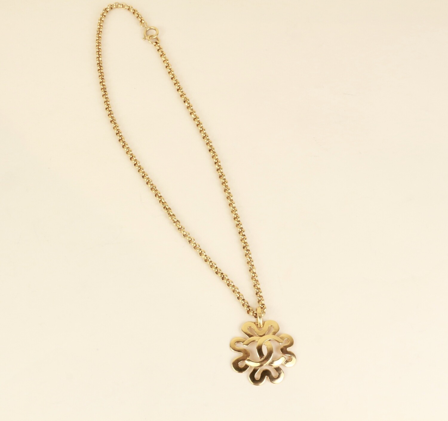 ​Chanel Vintage gold necklace pendant