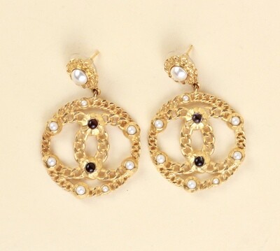 ​Chanel earrings with pearls and rhinestones