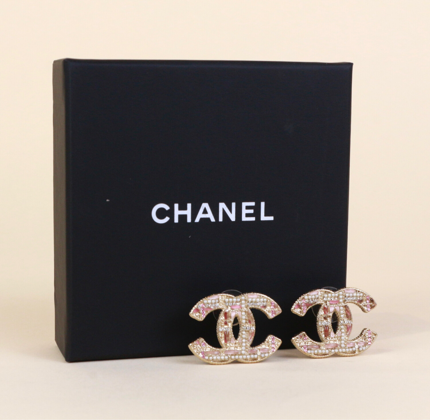 ​Chanel earrings with rhinestones and pearls
