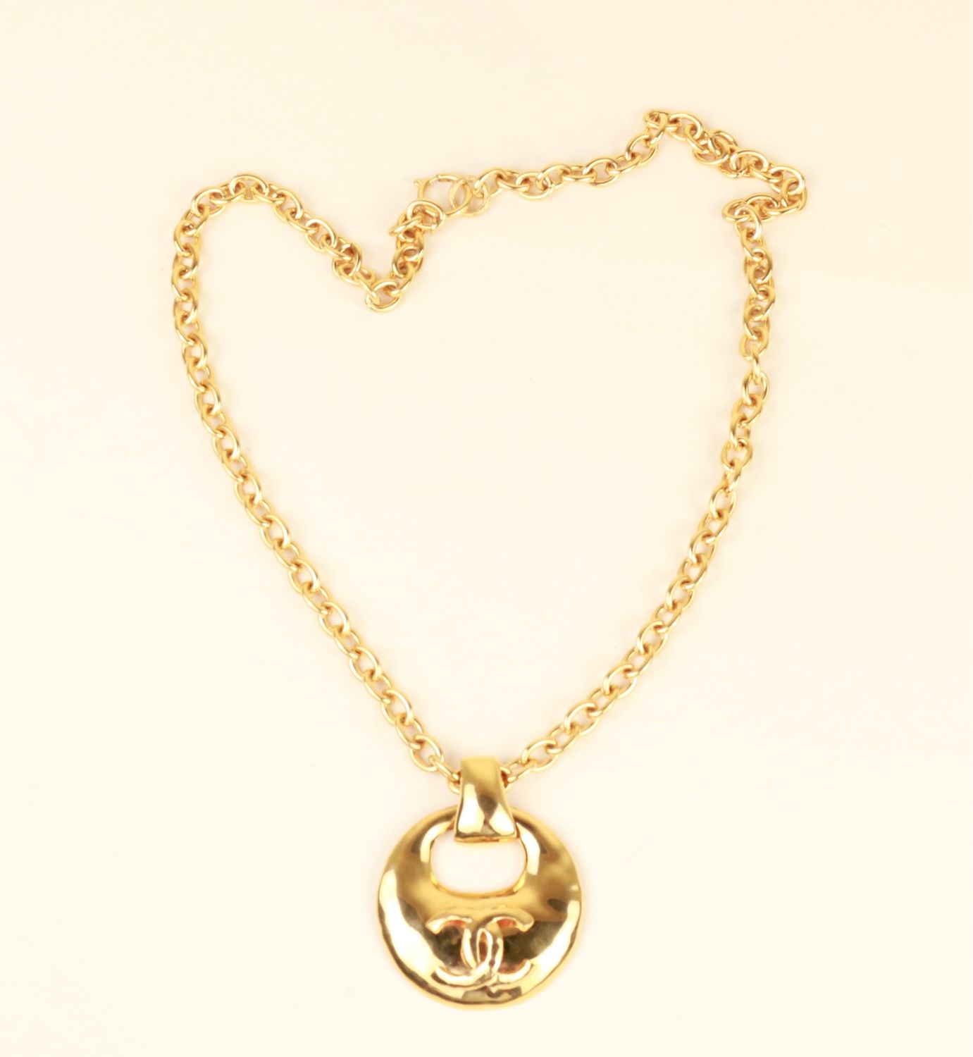 ​Chanel Vintage gold necklace pendant