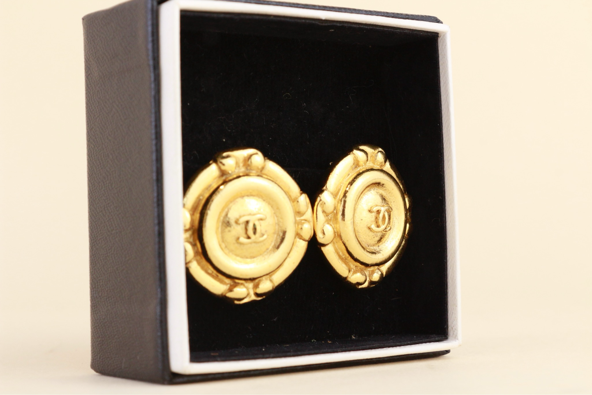 Chanel clip on earrings