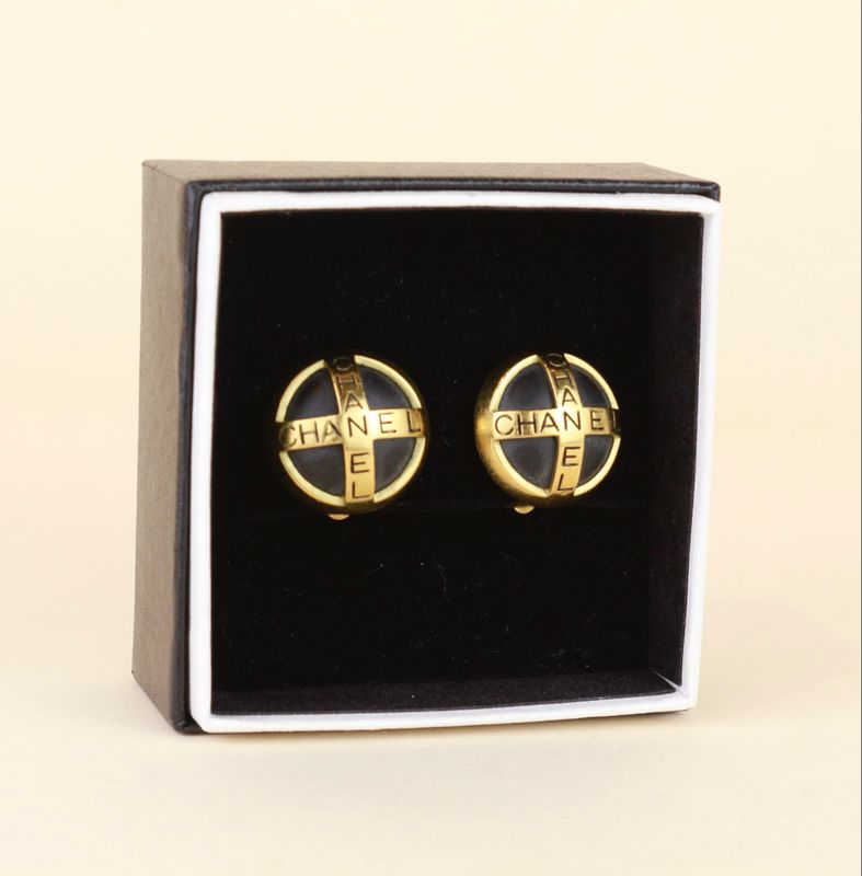 ​Chanel Logo Earrings Gold