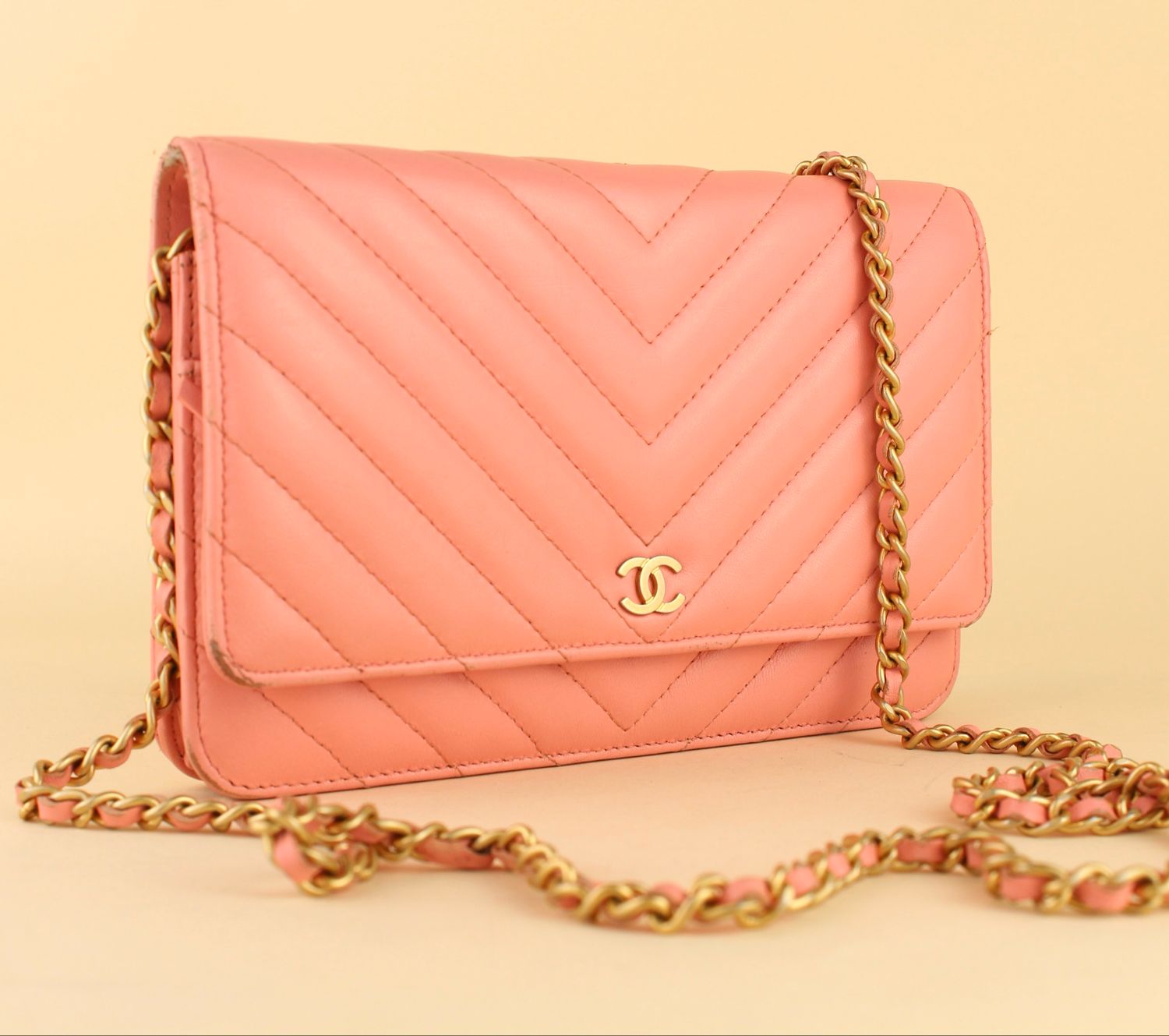Chanel wallet on chain chevron