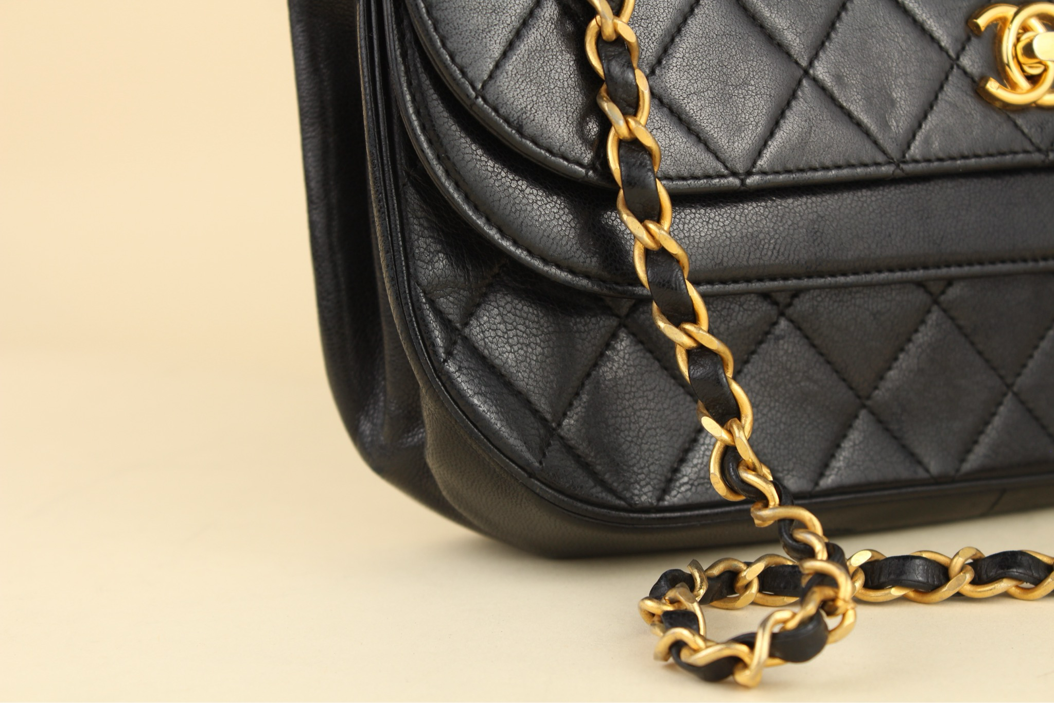 Chanel Accordion Vintage