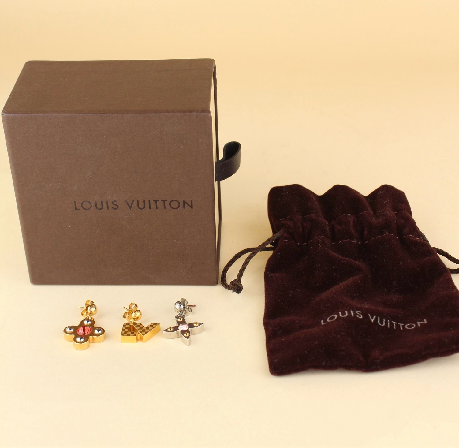 Louis Vuitton Trio Blooming Earrings
