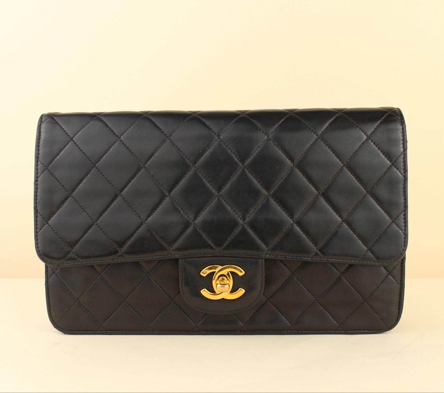 Chanel clutch on chain