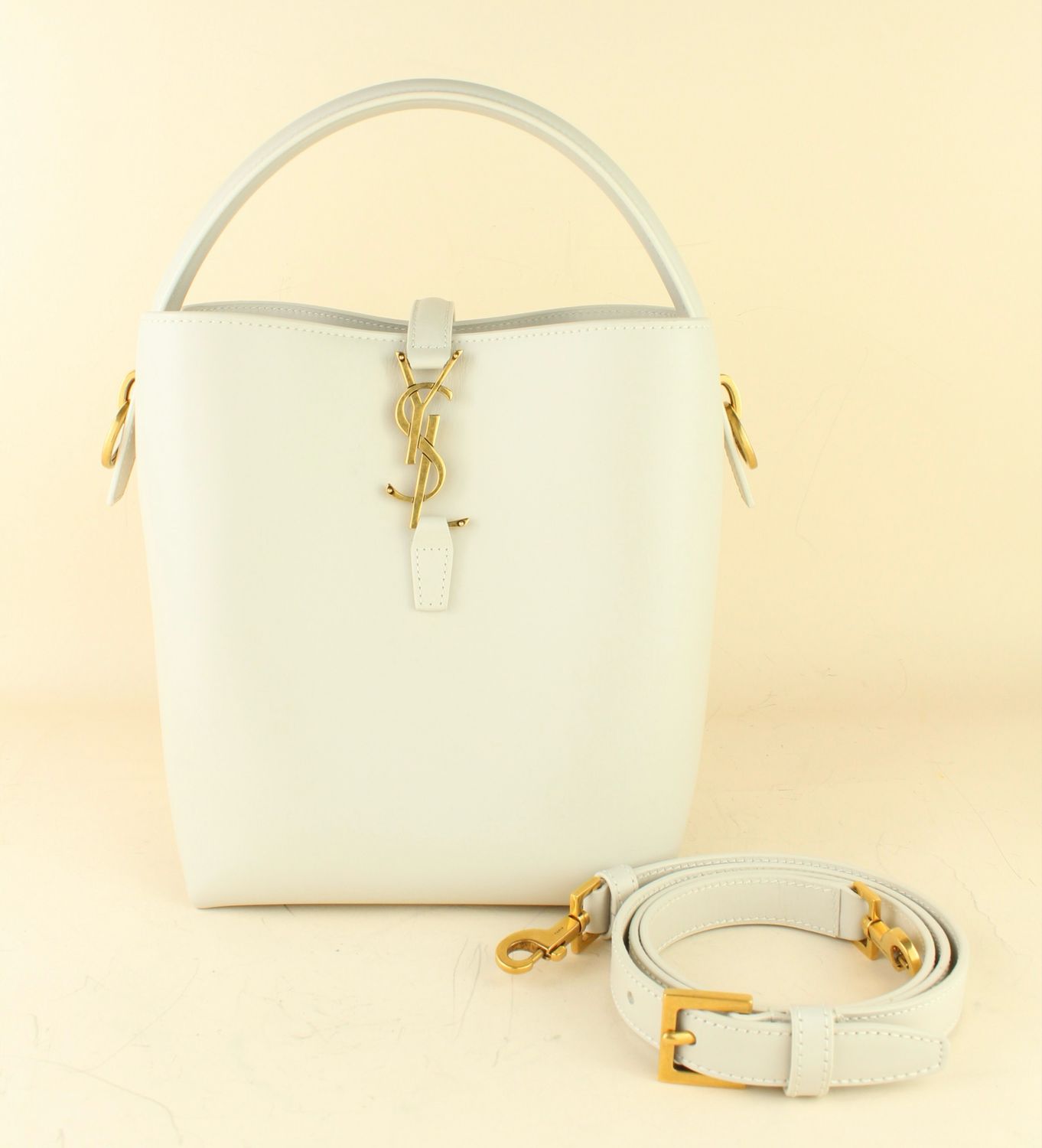 Saint Laurent Le 37