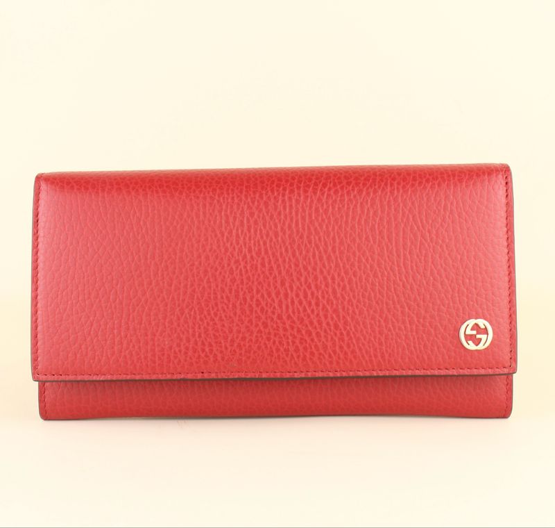 ​Gucci wallet interlocking red
