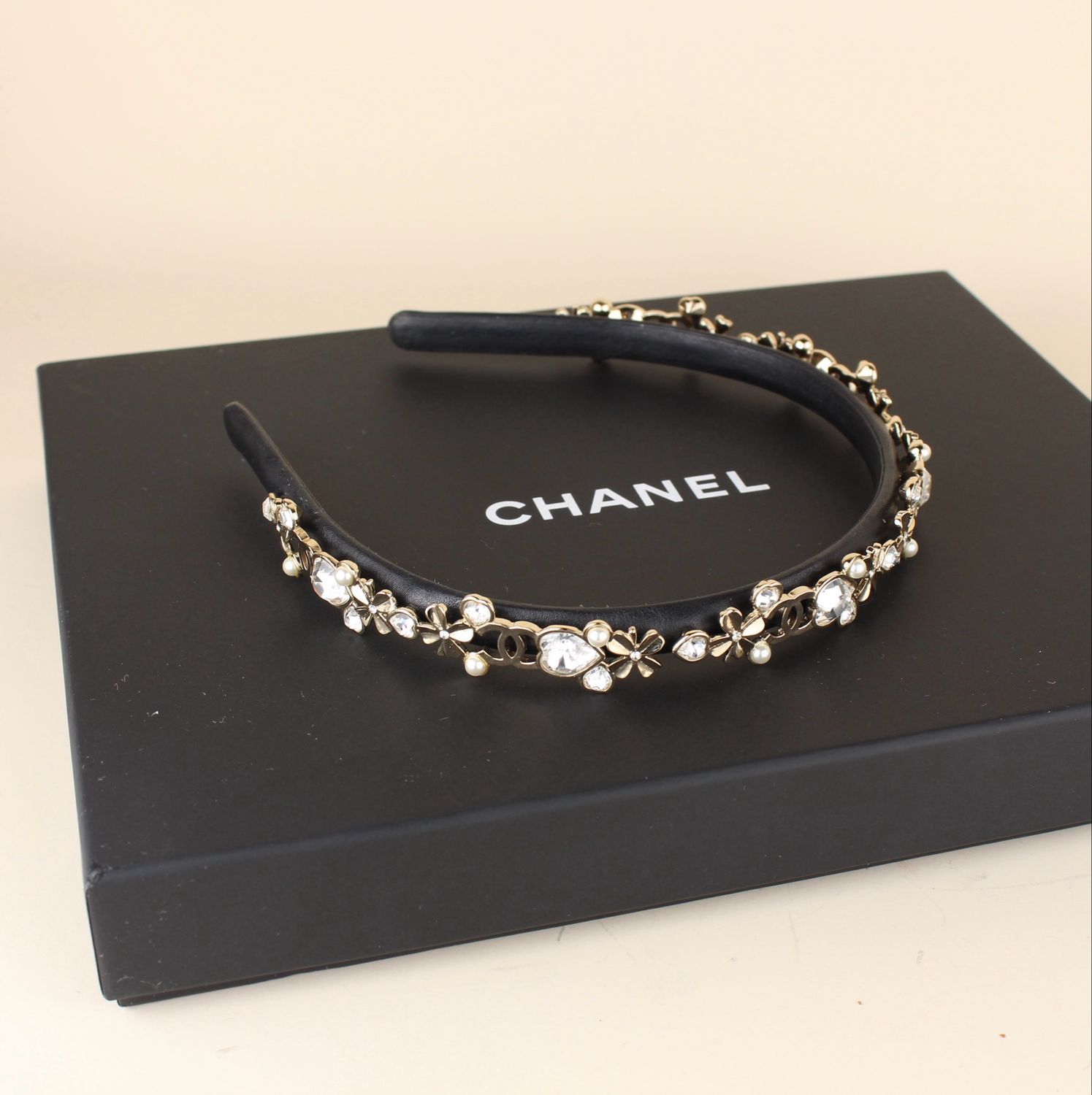 ​Chanel headband