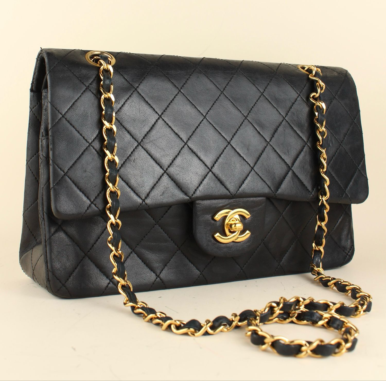 Chanel Classic Medium Chanel Classic Medium