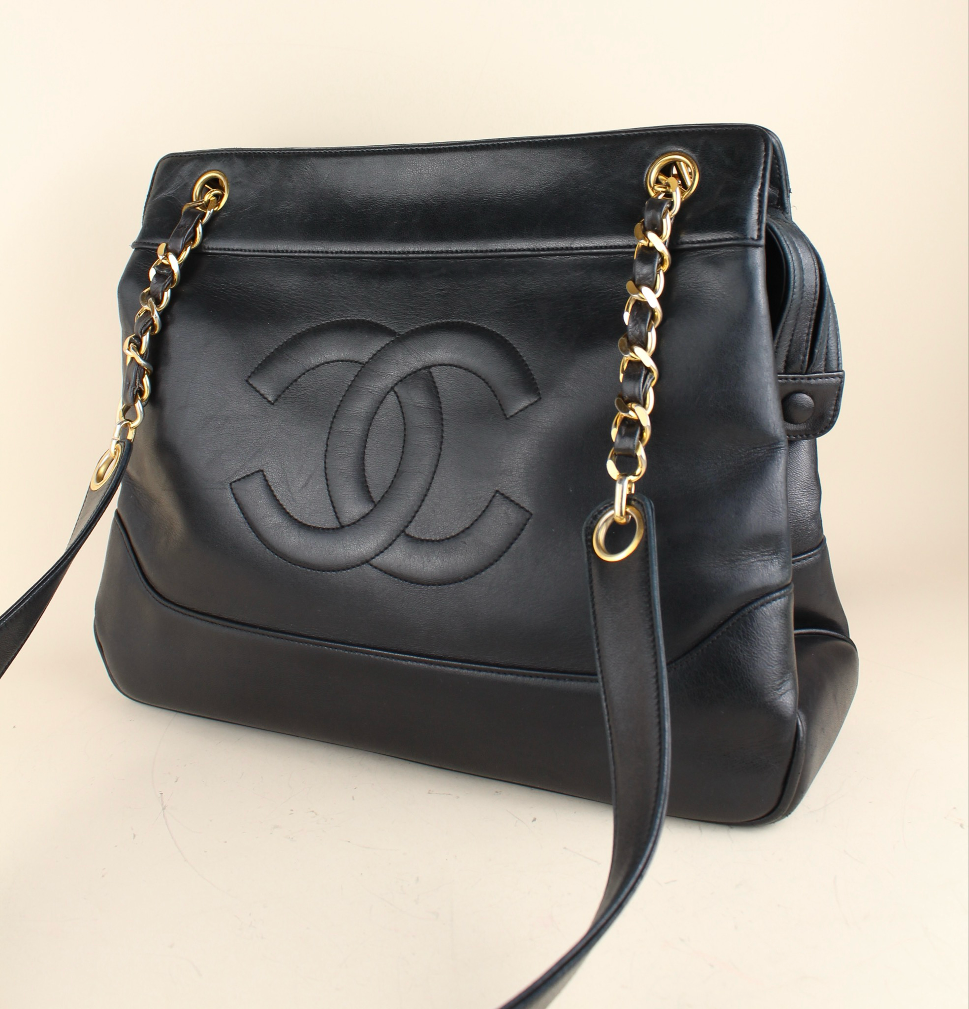 Chanel Vintage Shopper