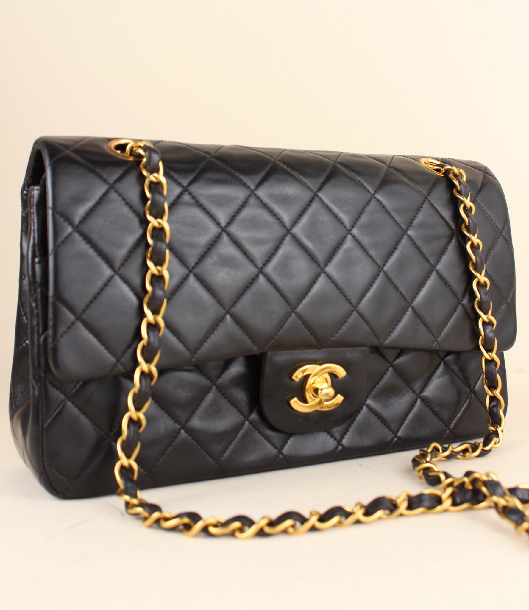 Chanel Classic Vintage Medium