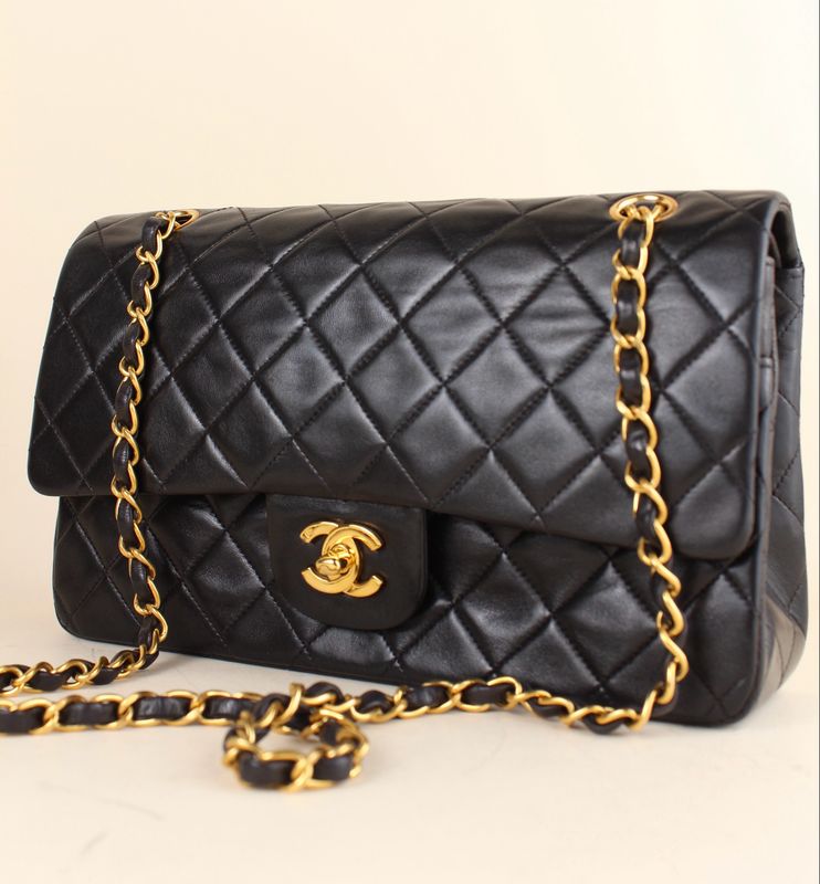 Chanel Classic Vintage Medium