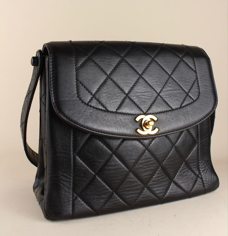 Chanel Seasonal Vintage Shoulder bag